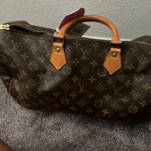 Louis Vuitton Monogram Speedy 40